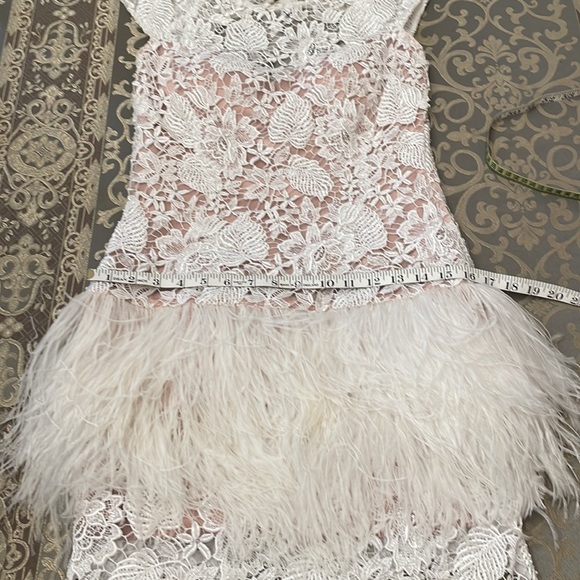 Jovani 171924  White A Line Mini Ostrich Feathers - Picture 13 of 13